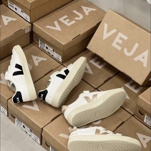 Veja shoe pallets